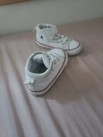 Converse blanche