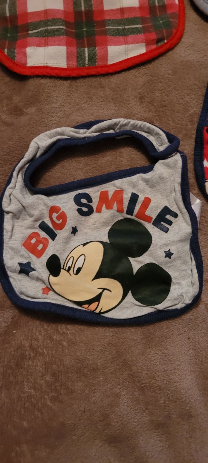 Lot de 4 bavoirs - photo numéro 2