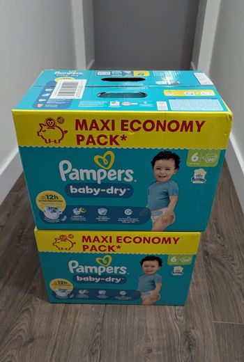 Lot de 2 cartons de Pampers T6