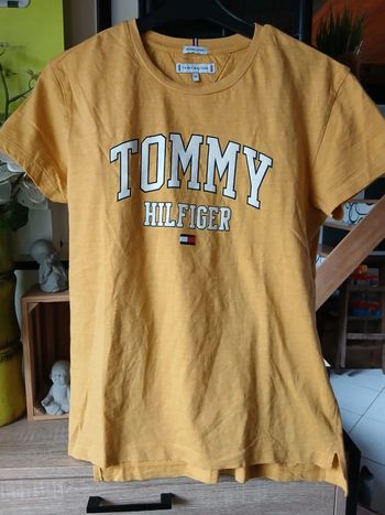T-shirt tommy hilfiger 👧 14 ans