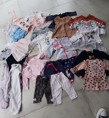 Lot 28 pièces 3 mois 30€