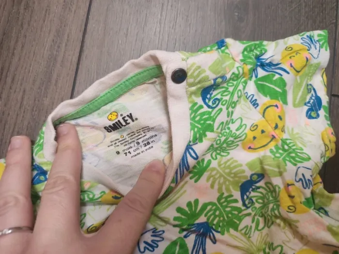 Salopette short et t-shirt smiley orchestra 9 mois très bon état - photo numéro 2