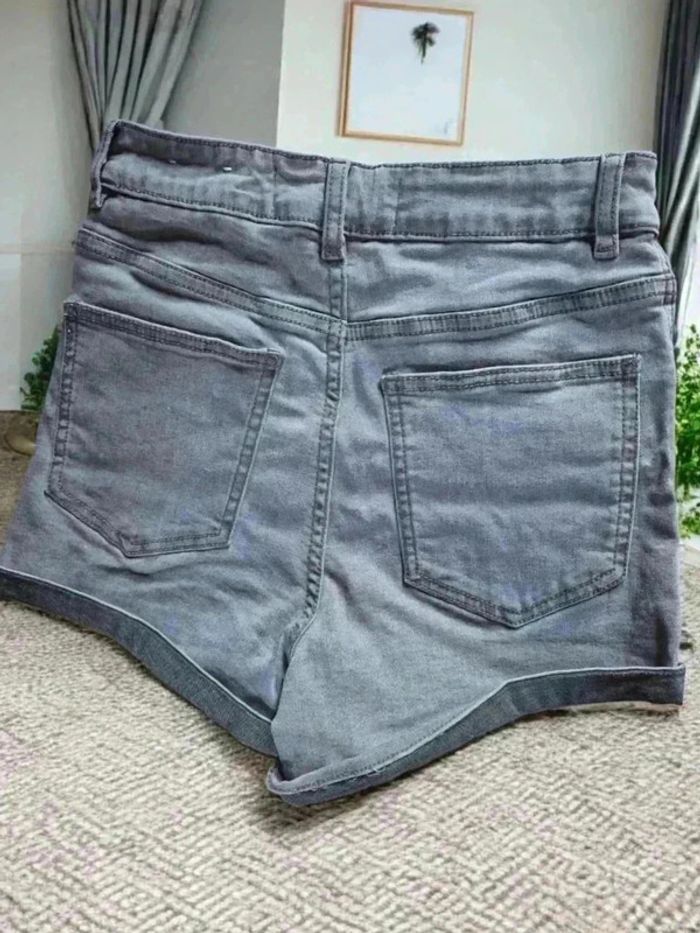 Short jean jennyfer 🌹36 🌹 - photo numéro 2