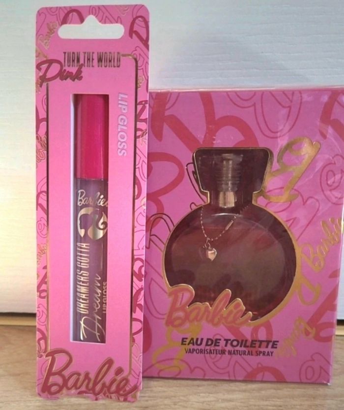 Lot barbie neuf - photo numéro 2