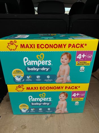 196 couches Pampers Taille 4+