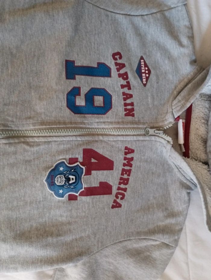 Gilet zippé garçon à capuche Marvel taille 10 ans - photo numéro 2