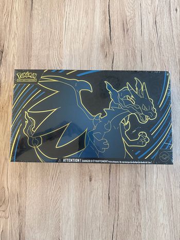Coffret Pokémon Méga-Dracaufeu EX – Collection Ultra Premium 