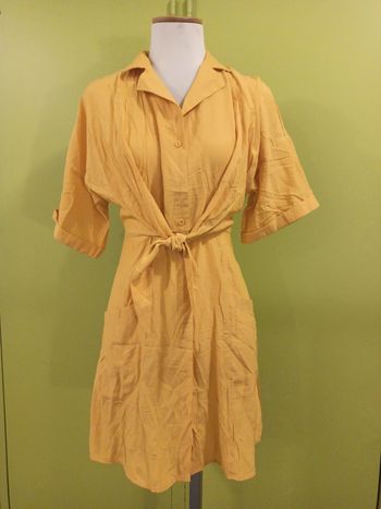 Robe chemise très jolies a portes avec leeguins et bottes