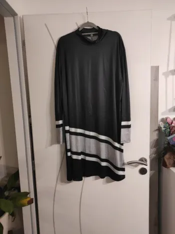 Robe droite noir et grise Taille XL