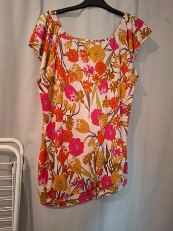 Magnifique maillot fleurie femme petite manche
