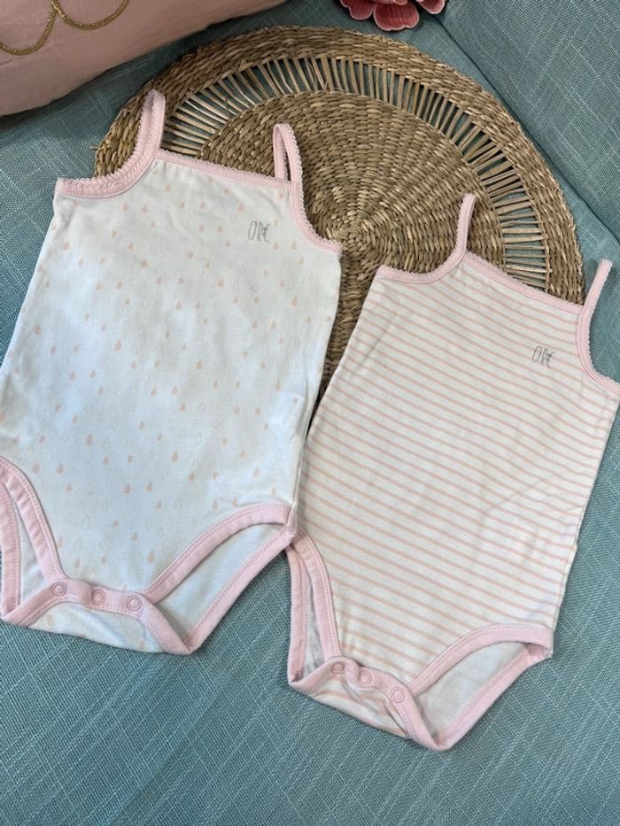 Lot 2 bodies bretelles taille 9 mois