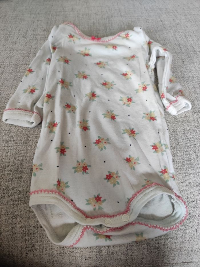 Lot pull et body - photo numéro 2