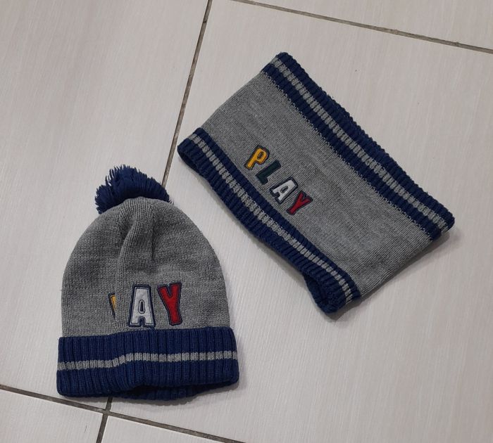 Bonnet et tour de cou 4-6 ans
Très bon état