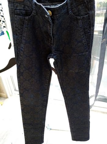 Pantalon bleu effet noir 12a