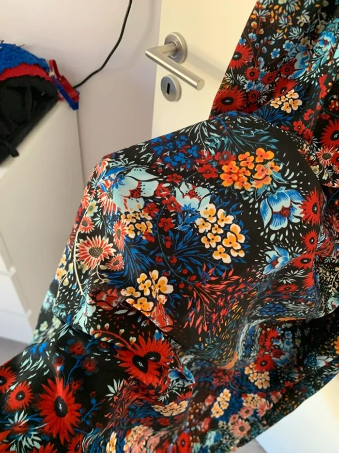Robe longue asymétrique à manche courte noire à fleur Vintage Love taille S/M - photo numéro 7