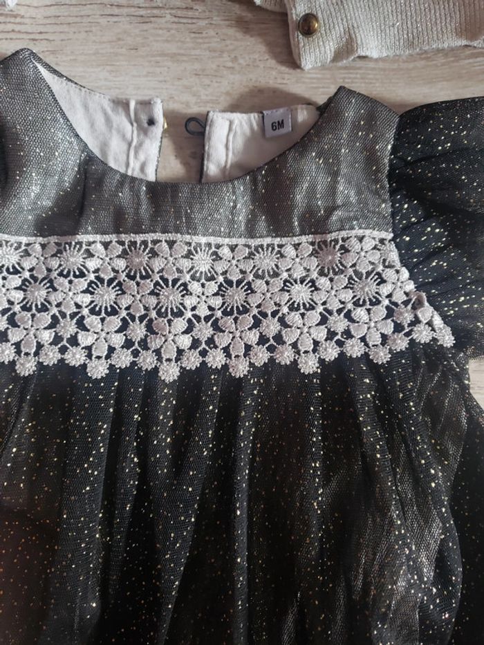 Robe pailletée + gilet 6 mois - photo numéro 3