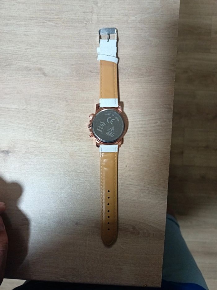 Montre - photo numéro 3