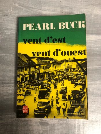 Livre de poche "vent d'est vent d'ouest"