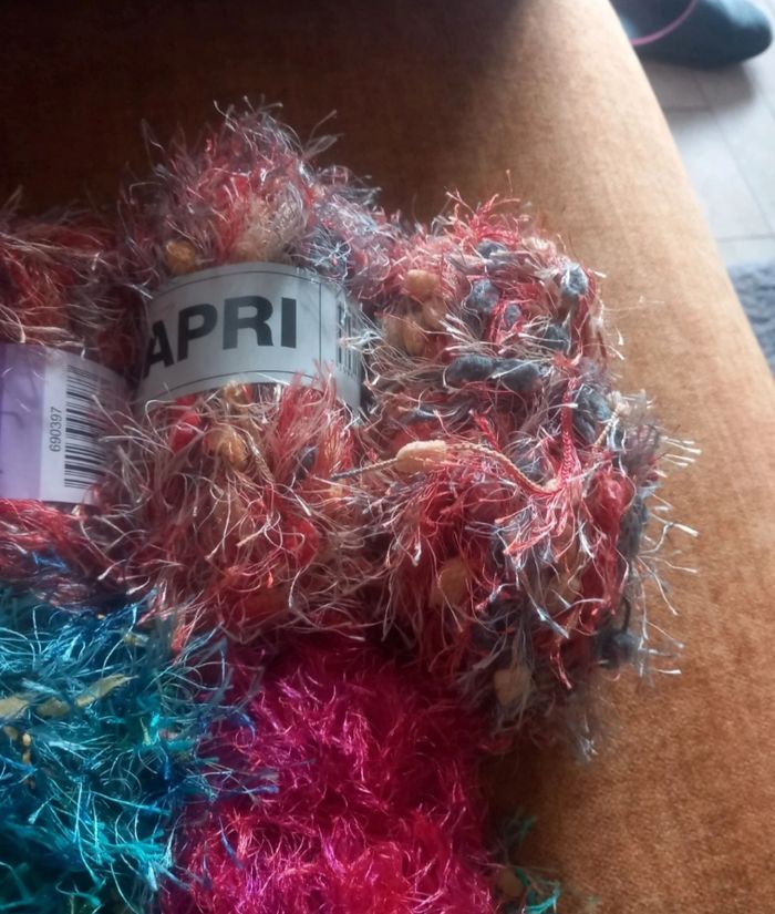 Lot 8 pelotes fantaisie - photo numéro 4