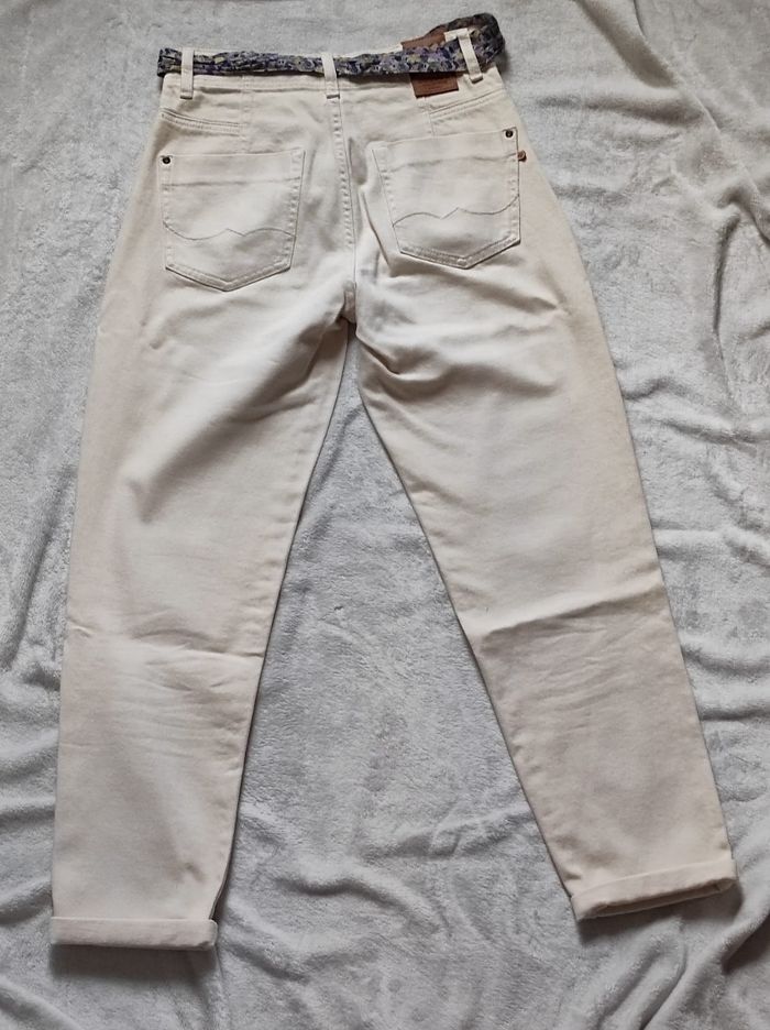 Jean momfit écru taille 34 - photo numéro 4