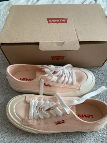 Chaussure Levi's poiture 40