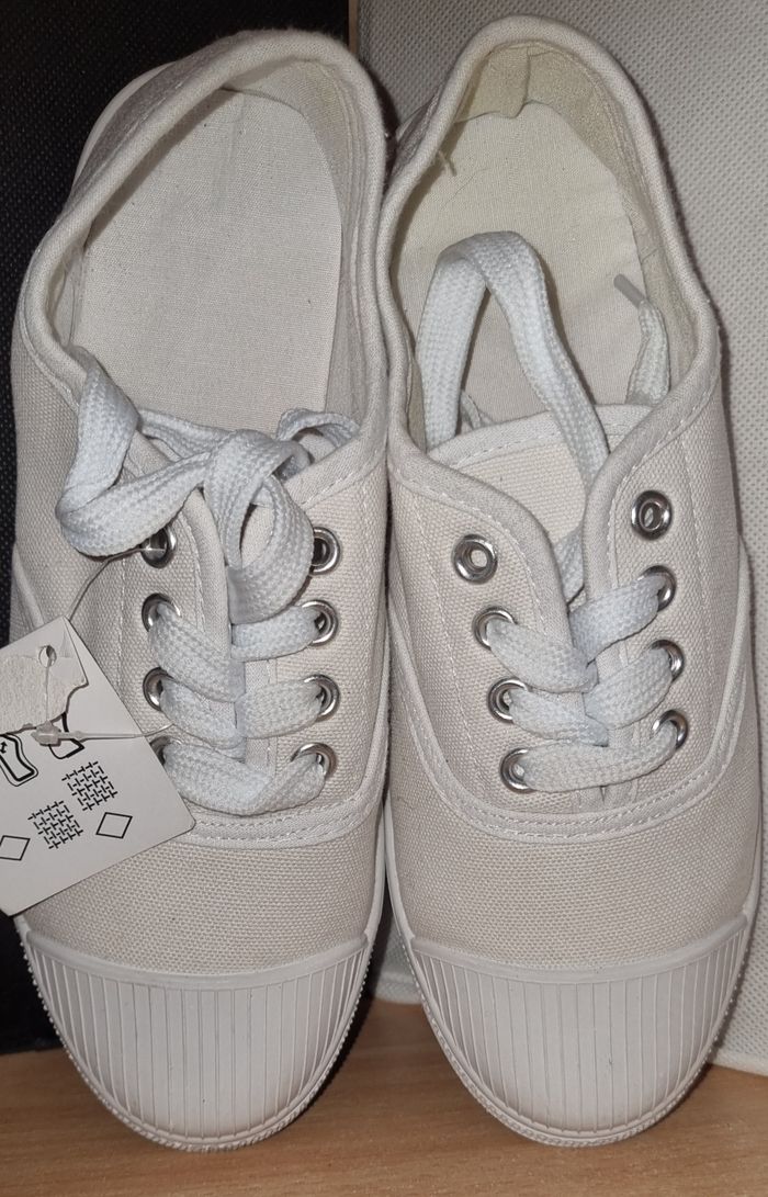 Chaussure a lacets blanche - photo numéro 3