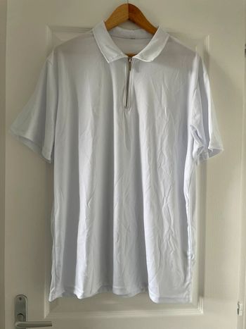 T-shirt blanc fermeture col