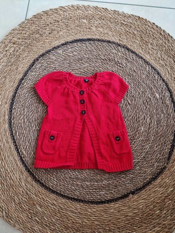 Joli gilet manches courtes taille 3 mois