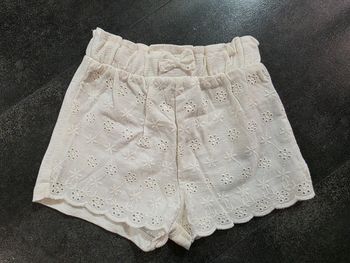 Short fille