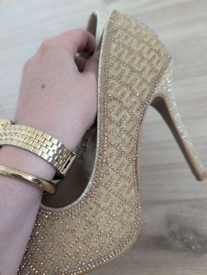 Chaussures hauts talons dorées 38 - photo numéro 7