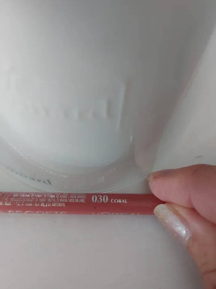 Crayon lèvres L'Oréal couleur corail - photo numéro 3