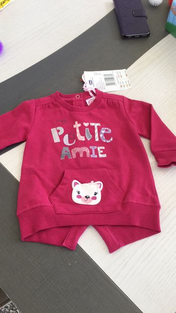 Sweat 6 mois neuf Chicco
