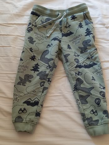 Joli pantalon dinosaures vert Jurassic World garçon 3 ans Kiabi
