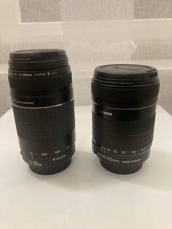 Lot reflex numérique Canon EOS 7D avec lot d'accessoires (2 objectifs, alimentation et 2 batteries)