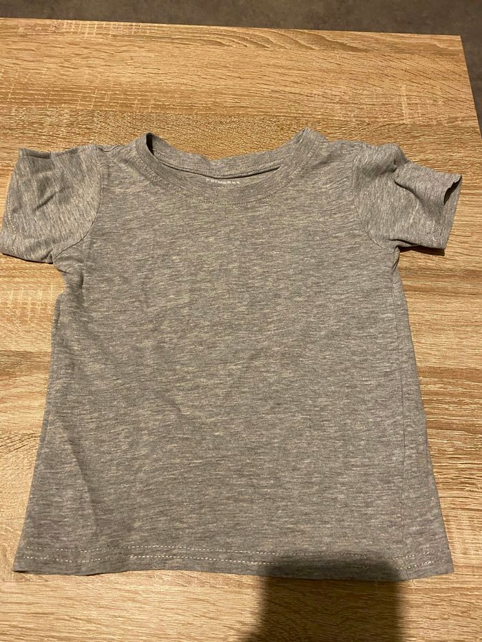 Lot deux hauts - photo numéro 2