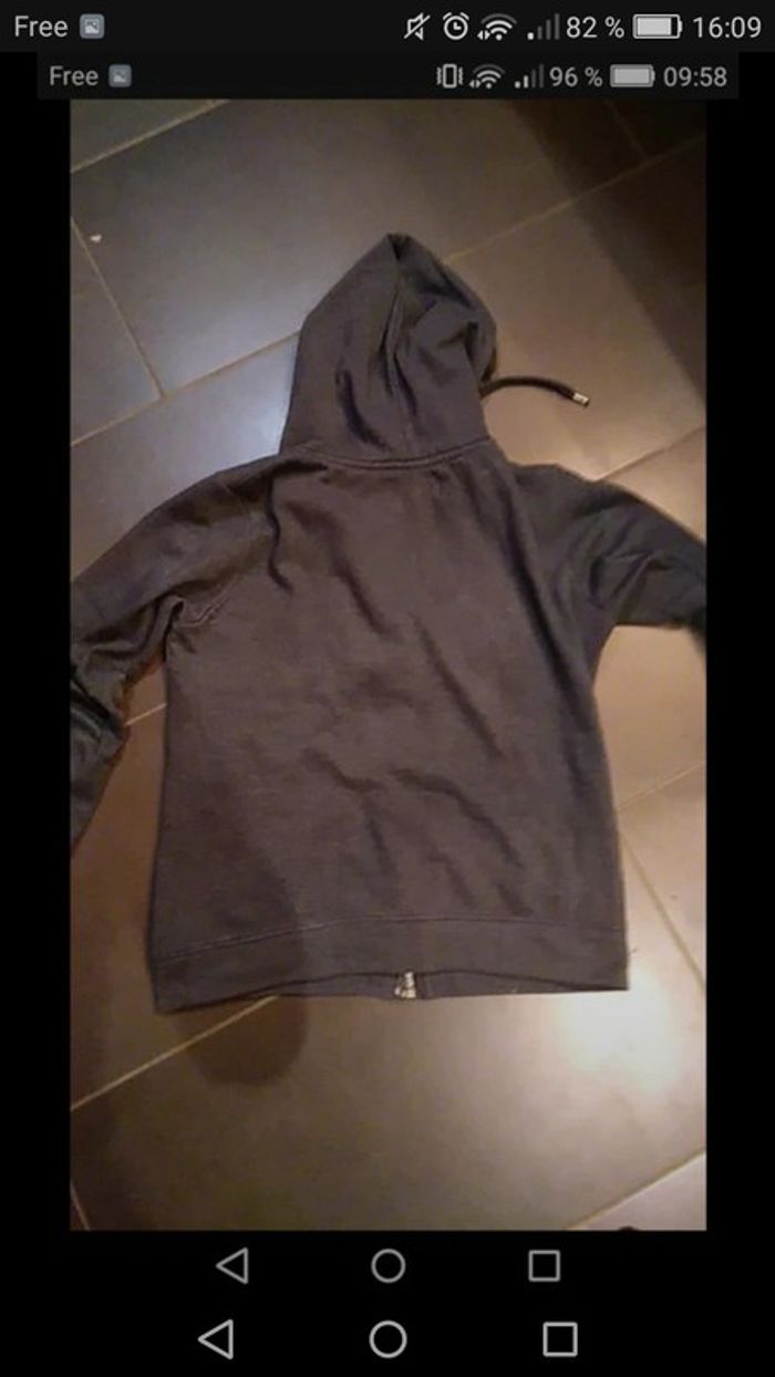 Veste de sport grise à capuche taille S - photo numéro 2