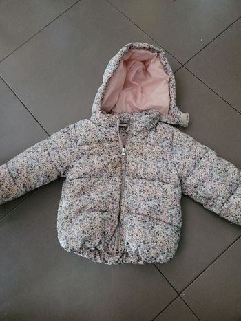 Blouson a capuche H&m taille 1an1/2  2 ans