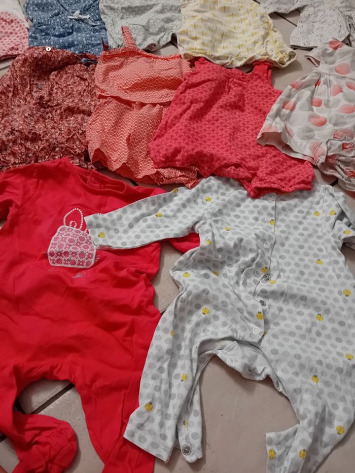 Lot bébé fille 6 mois - photo numéro 2