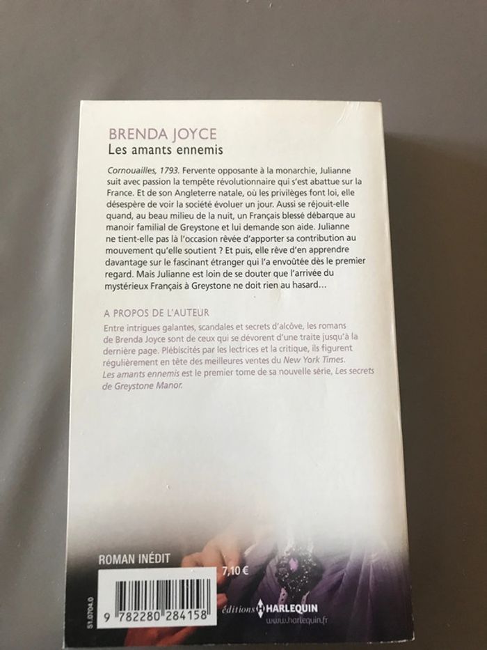 Livre Les amants ennemis - photo numéro 2