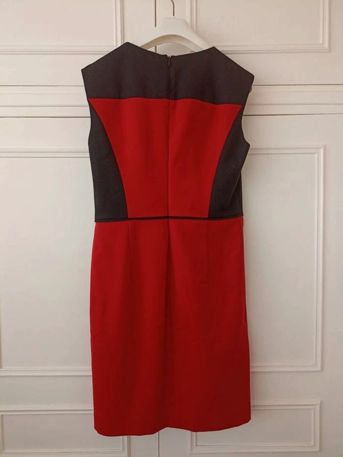 Magnifique robe Hugo Boss T 40/42 - photo numéro 2