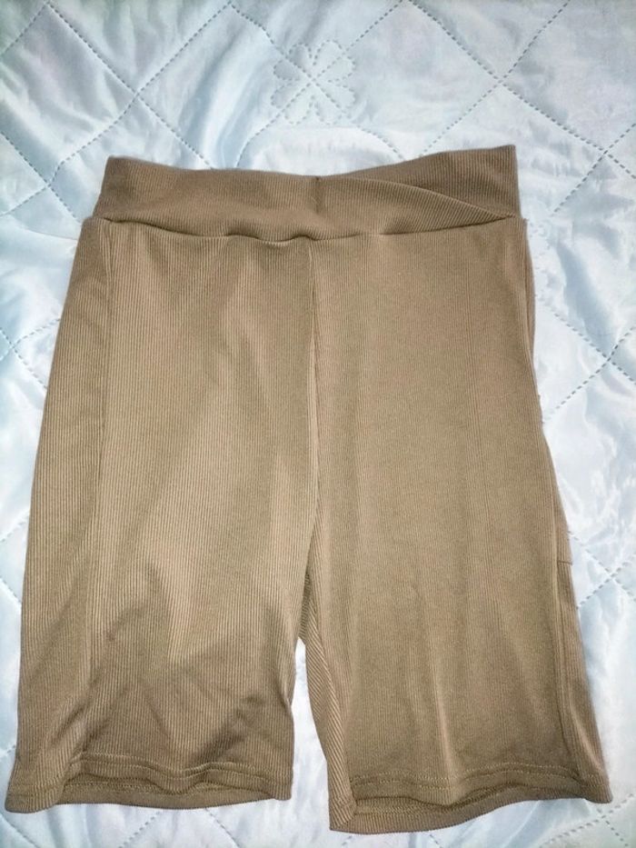 Short kaki shein 13-14 ans