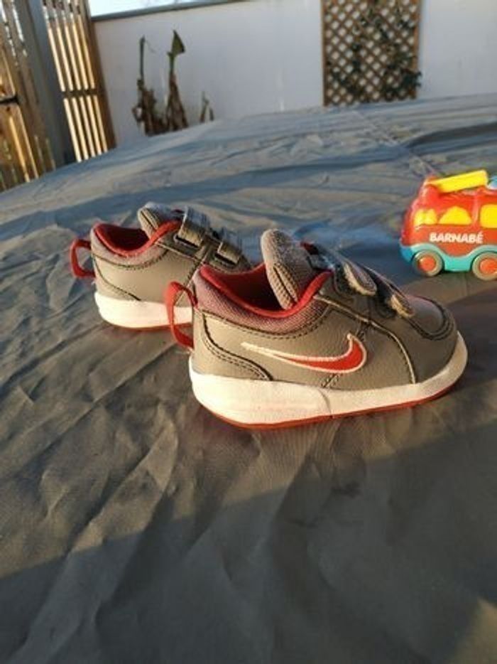 Baskets Nike 19,50 - photo numéro 2