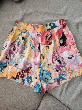 Short fleuri
