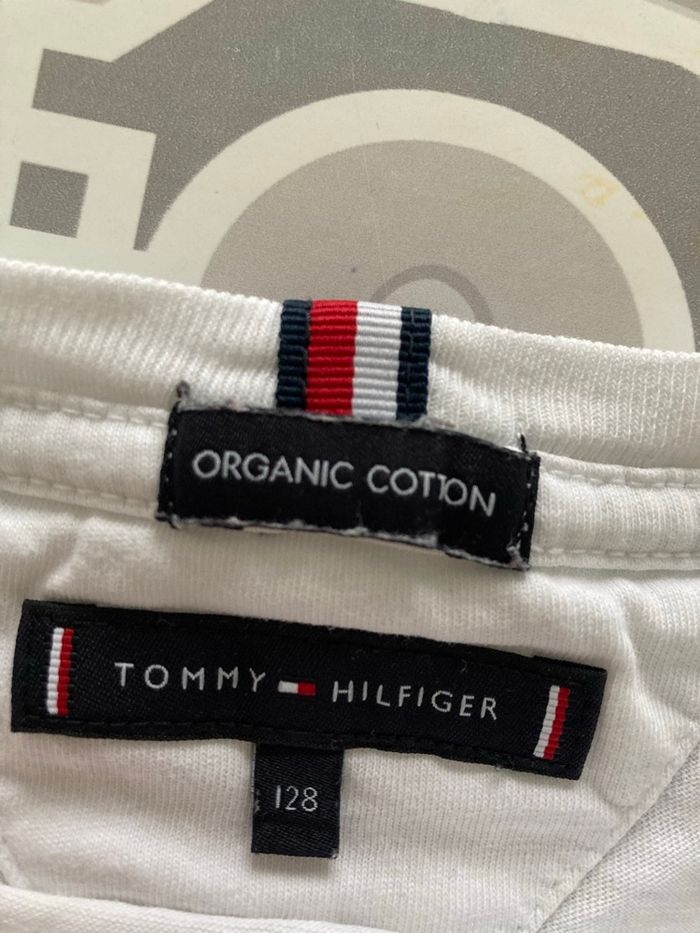 Tee shirt tommy hilfiger 8ans - photo numéro 2