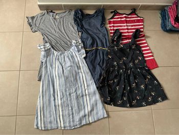 Lot de 5 robes en taille 10 ans