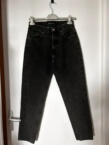 Jeans Zara taille 36 coupe droite taille haute