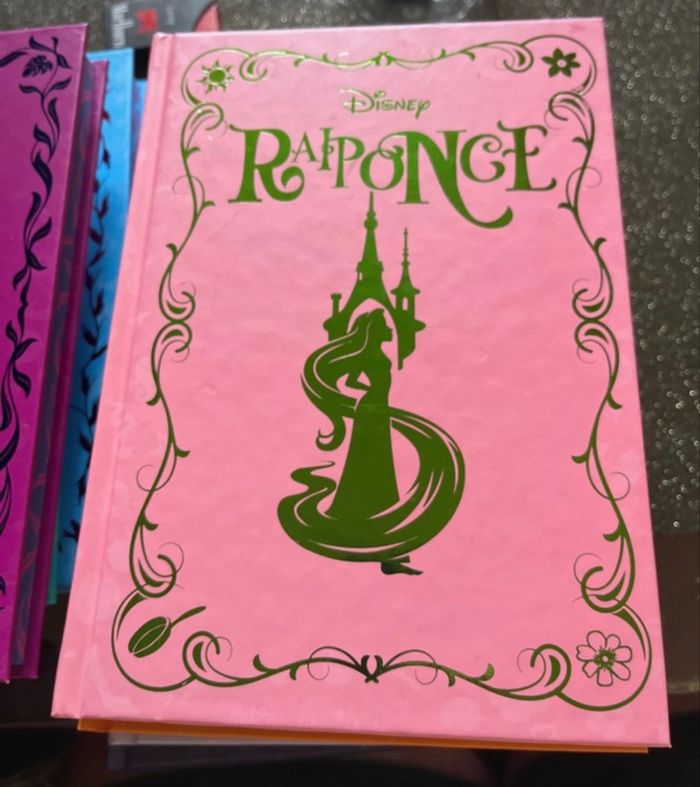 9 Livres Disney et 1 bloc note - photo numéro 6