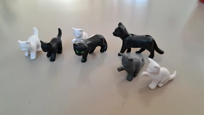 Lot de 2 chats et 4 chatons, Playmobil - photo numéro 2