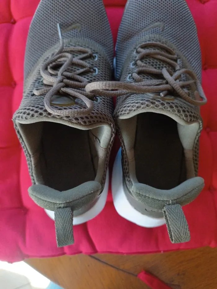 Sneakers kaki Nike 37.5 - photo numéro 6
