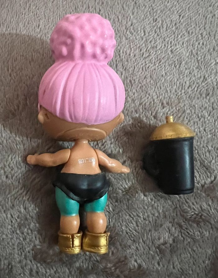 Petite poupée L.O.L surprise avec accessoires en très bon état - photo numéro 3